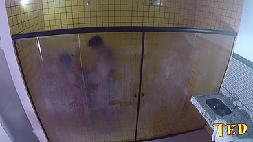 Casal flagrado no vestiario