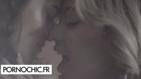 Emma Rose Tranny Cock Destroys Victoria Voxxx Gushing Pussy Ride