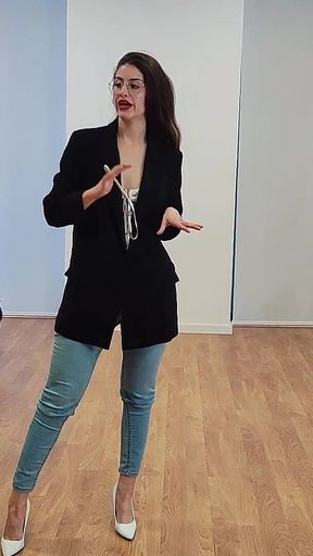 Real Estate Agent Embarrased Buttcrack Jeans Fetish Big Ass