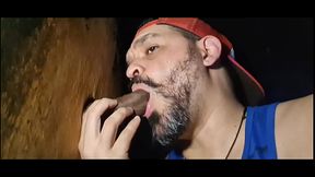 Suruba de leves escondidos no centro da vidade com casados bem gostoso - Cena 02