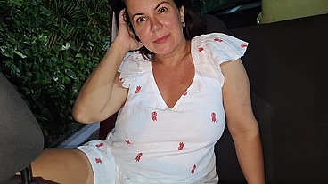 PAGUEI O UBER COM BOQUETE, ROLA NA BUCETA E ELE AINDA GOZOU NA MINHA BOCA