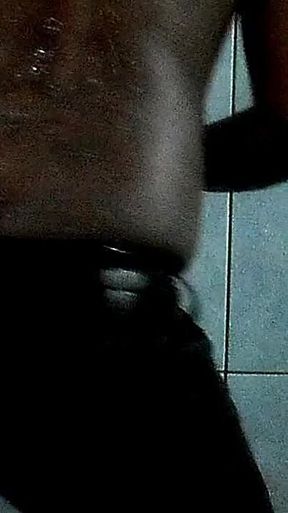 Twerking at Bathroom 'black at Shower'