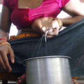 Prachi Apne dudh ka chai banake sasur ji ko piladiya