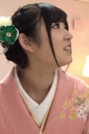 Shy Kimono Beauty Picked up and Introduced to a Thrilling New Kind of Pleasure - Chapter4