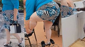 I let the maintenance guy see my legs &amp; he got very horny and filled  my  pussy with his cum