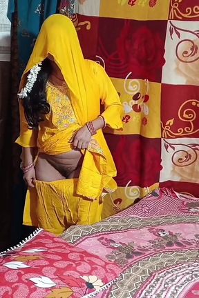 Desi Bhabhi Sex Dirty Talk with Hindi Audio