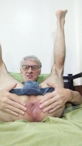 The Open Asshole and the Foot Show the Most Beautiful Fetish Show Ever Seen.