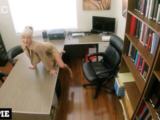 Office Slut Gets Hungry For Ebony Rod