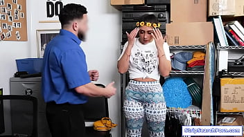 Store officer face fucking latina thief