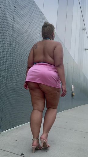 Big Booty Latina BBW Thick Legs Mini Skirt High Heels Stilettos-puerto Rican Boricua Woman Mami MILF Crossed Legs Feet Fetish