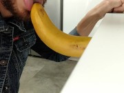 Te Gustaría Que esta Banana Fuera tu Verga, y que Sacase tu Leche  Explotando en Mi Boca