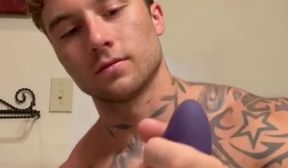 Straight instagrammer sucks dildo to fuck his asshole