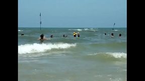 trai vietnam tam bien.MPG