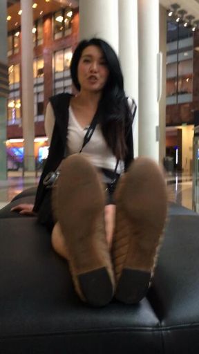 11 WIDE SUPER BUNION STINK IN THE MALL INTERVIEW