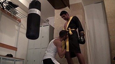 3 515 tony axel fucekd by a steiaght currios in the sport vestiariy