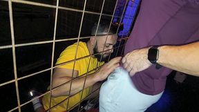 sexo com desconhecidos na sala do cabare, tesao puro.