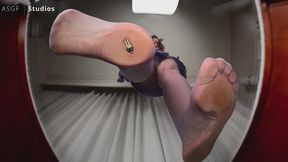 Cougar with Cannons thought you got the message! Oh well she'll CRUSH you now instead! PANTYHOSE GIANTESS FEET! - MOV