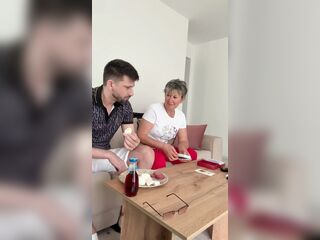 Anal Granny - Tarrot Reading!