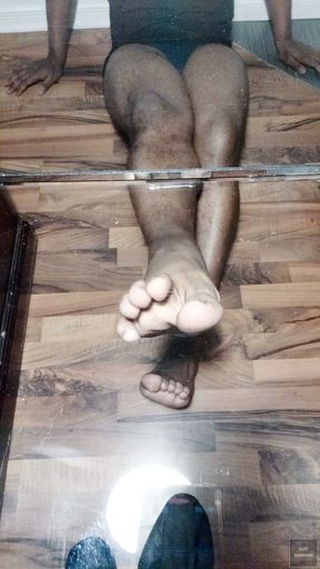 Display my soles in 'The Pose' (2026)