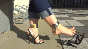 Neele - Jeans and Fuss Sandals Walking and Posing - mp4 1920x1080