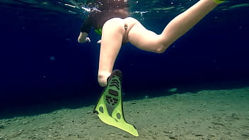 4K Panties Off underwater