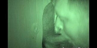 AUNTIE BOBS - Gay amateur orally pleasuring cock at the glory hole (Mike Horner)