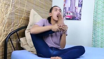 TwinkysFeet. - Passionate Asian large penis twink bangs