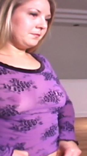 All Natural Hipster Hottie Bares All