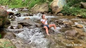 Smoke on the water, and gaby falling down ♫