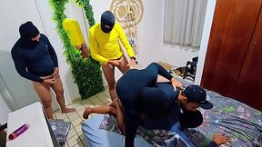 SURUBA COM OS MOTOBOYS DO BAIRRO POR DINHEIRO - FULL RED