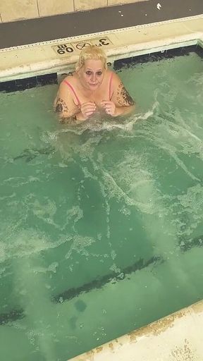 Davisdesires Is in the Pool Watch Her Pussy Drool