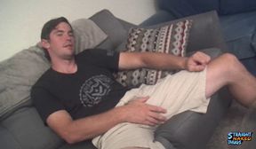 straightnakedthugs hunter drops by to bust his nuts in front of the camera