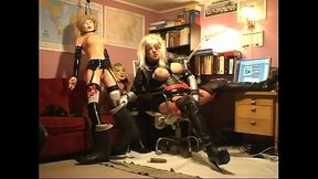 Roxina2008SlutAndCockDoll220308.WMV