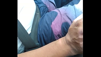 Tome un taxi y cuando sub&iacute_ se le ve&iacute_a chingos el bultote y solo se dej&oacute_ grabar m&aacute_s  no tocar