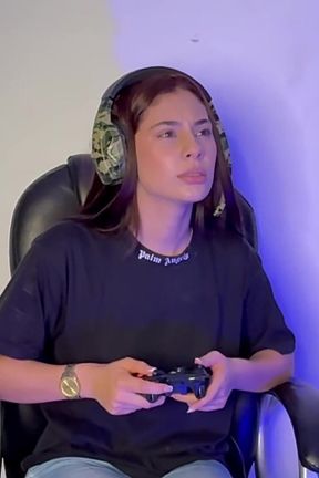 I Wet My Jeans While Playing with My Friends
