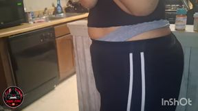 Anal Queen Shows off Her Titties and Phat Ass
