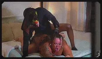 Seductive MILF Somali Rose Shows Off Her Curves