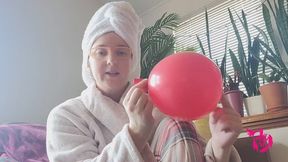 First Time Blowing up Balloons and Building a Balloon Table Topper no pop