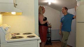 guy decides to dress in drag for the first time
