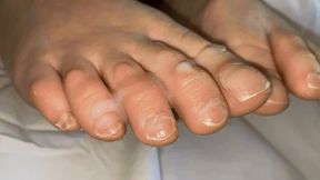 JERK OVER BARE NICOLES TOES - SD