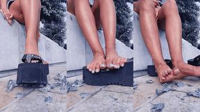 si tu bouges je t’ecrase en geante ecrasant des petits soldats meme ...