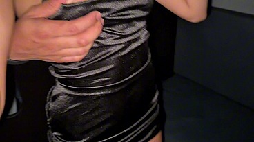 Depois de dançar no Enigma Club Minha Esposa foi destribuir a buceta na Glory Hole