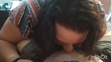 A Mellissa Sexy Safadinha foi em casa me visitar e botei ela pra me chupar