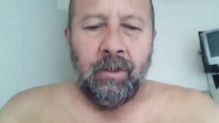 Jodiendo 2: Abuelo's bareback handjob & cumshot frenzy with big daddies