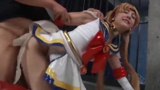 日本美少女战士角色扮演女孩被狠狠操并被喂了一大堆精液
