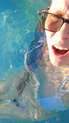Public Pool Underwater Pool Vibrator Masterbation orgasm