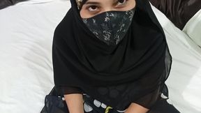 Arab babe is so desperate she provides him with all her holes