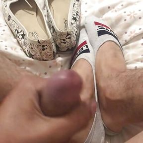 I cum and play with my flat shoes