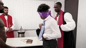 Raw creampie marks the end of Sunday service quickly