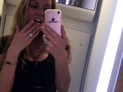 amateur blonde solo webcam